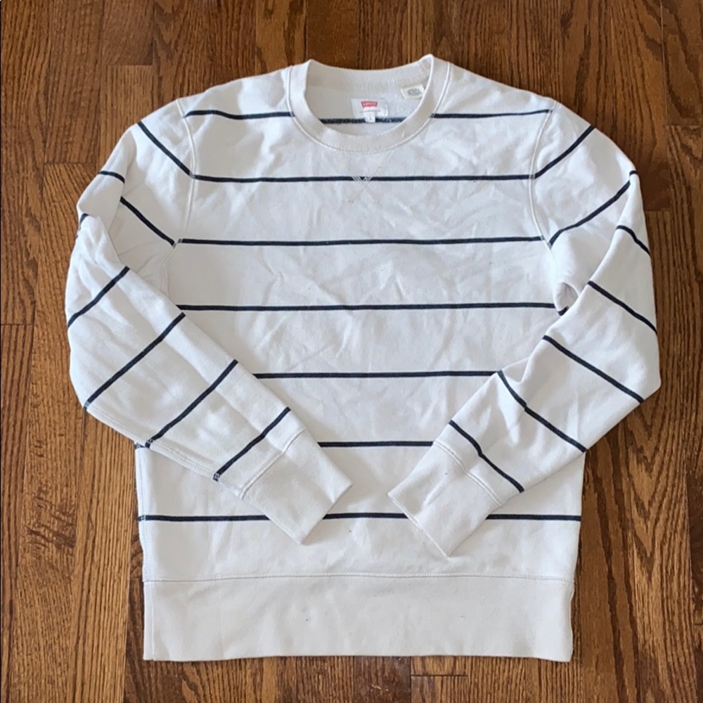 Levi’s sweatshirt
